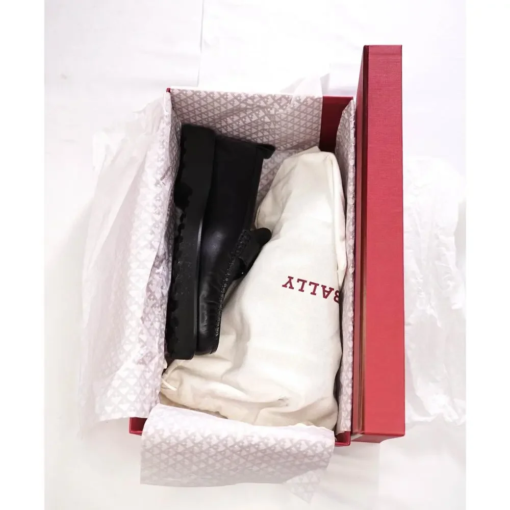 $800 BALLY - Black Leather 